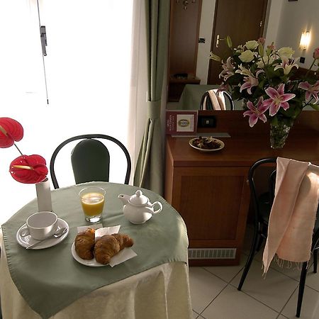 Hotel Dore Mediolan Zewnętrze zdjęcie
